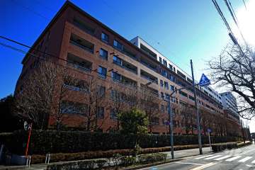 ラコルダ弦巻ガーデンコートの外観（北西側から）