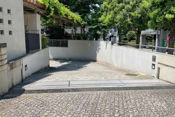 駐車場の出入り口