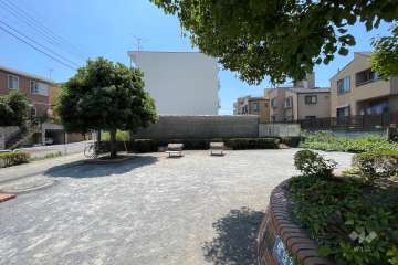 上馬マンション（弦巻2丁目）の外観（北東側から）
