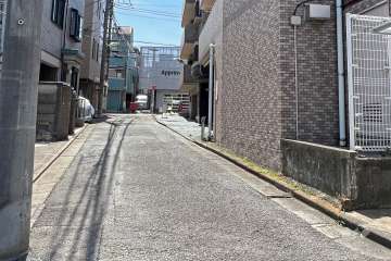 敷地東側の前面道路