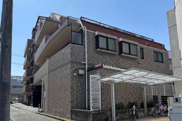 ライオンズマンション世田谷馬事公苑の外観（北東側から）