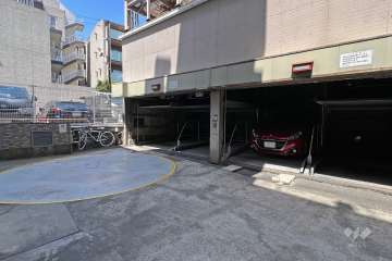敷地内駐車場(屋内機械式)