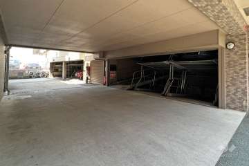 敷地内駐車場(屋内機械式)