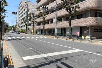 敷地南側の前面道路