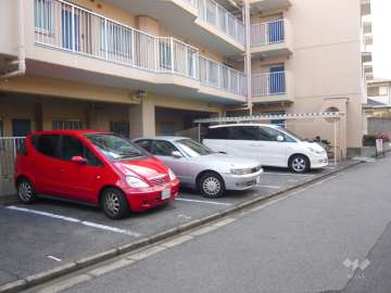 敷地内駐車場（屋外平面式）