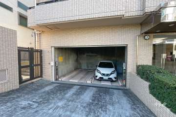 敷地内駐車場（屋内機械式）　　