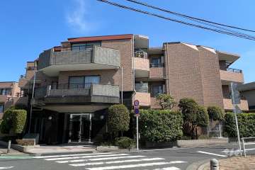 朝日ラパリオ桜丘の外観（西側から）