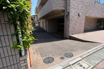 駐車場の出入り口