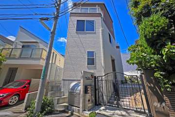 プラハテラス桜丘テーレの外観（南東側から）