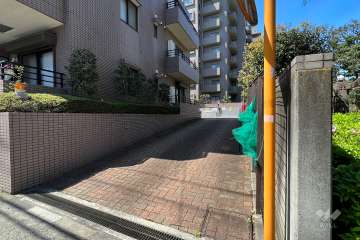 駐車場の出入口