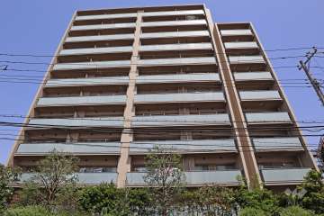 パークナード経堂フォレストアンドスカイの外観（南側から）