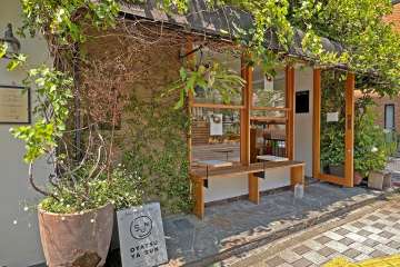 敷地内1階の店舗部分