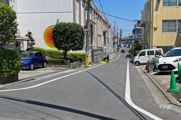 敷地南東側前面道路(南西側から)