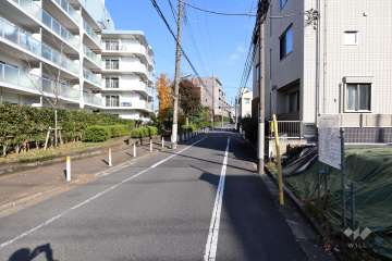 敷地南西側の前面道路