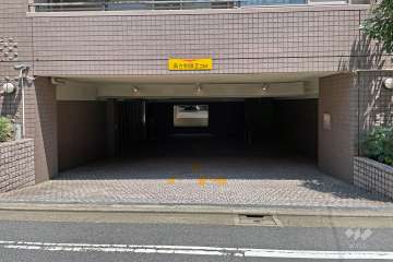 駐車場の出入り口