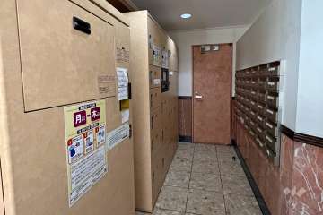 宅配ボックスと共用ポスト、クリーニングポスト