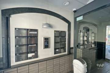 エントランスはオートロック付きです。