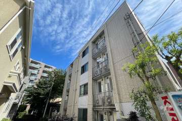 ルリオン三軒茶屋の外観（南西側から）
