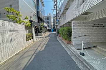 敷地東側前面道路