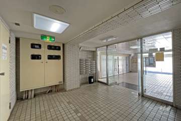 エントランス内