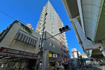 グランドメゾン三軒茶屋の外観（南側から）