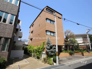 グランドムール芦屋親王塚の外観（南東側から）