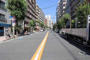 敷地北側の前面道路