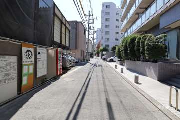 敷地南側の前面道路