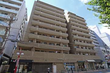 プレステージ三軒茶屋ラフィーネの外観(北東側から)