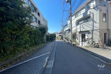 敷地北西側の前面道路