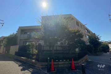 ハイレーゼ三軒茶屋の外観（北側から）