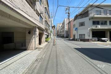 敷地東側の前面道路

