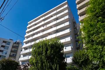 ユニーブル三軒茶屋の外観（南西側から）