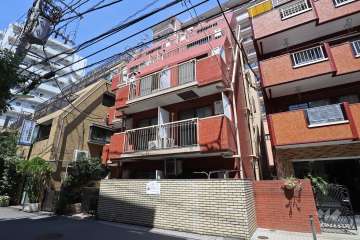 ドム三軒茶屋の外観（南東側から）