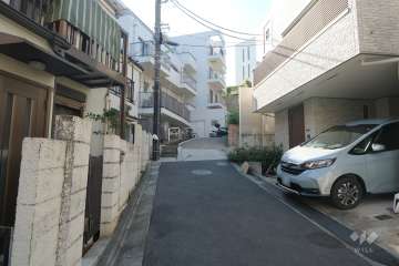 敷地北東側の.1前面道路（北東側から）