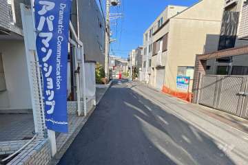 敷地北東側の前面道路