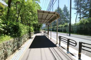 2番館の目の前にあるバス停