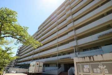 阪急逆瀬台アヴェルデ　2番館の外観（北西側から）