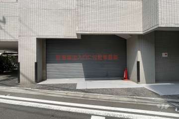 駐車場の出入り口