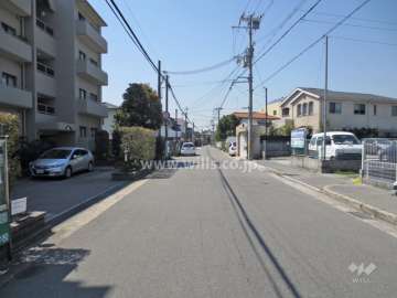 敷地北側の前面道路