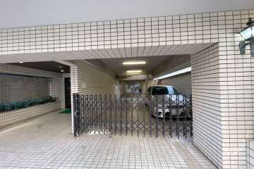 敷地内駐車場（屋内平面式）