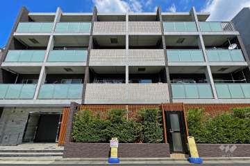 ラグシスヒルズ三軒茶屋の外観（南側から）