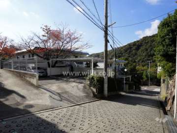 敷地北側の前面道路