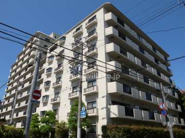 芦屋パインクレストの外観（南西側から）