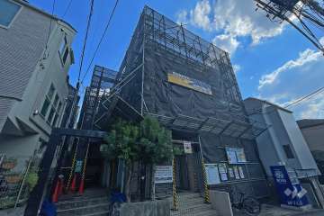 スカイコート若林の外観（北西側から）　※2023年10月現在　大規模修繕工事中です。