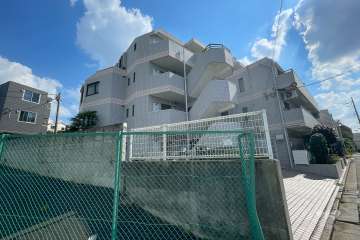 ハイタウン世田谷代田の外観（北西側から）