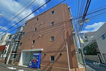 ラグジュアリーアパートメント若林ＣＱの外観（南西側から）