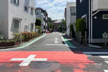 敷地北西側の前面道路