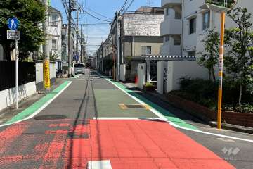 敷地北東側の前面道路