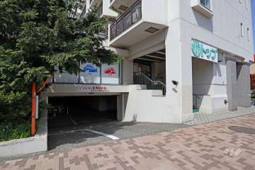 駐車場の出入り口